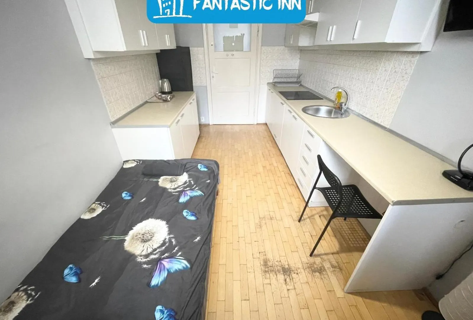 Fantastic Waw - G Room 4 Warsaw 0*,  Poland